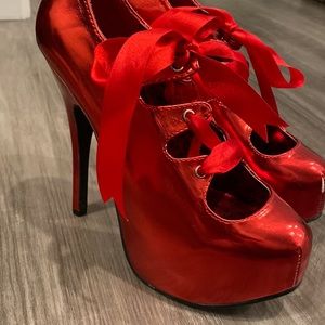 Red Bordellos Size 7